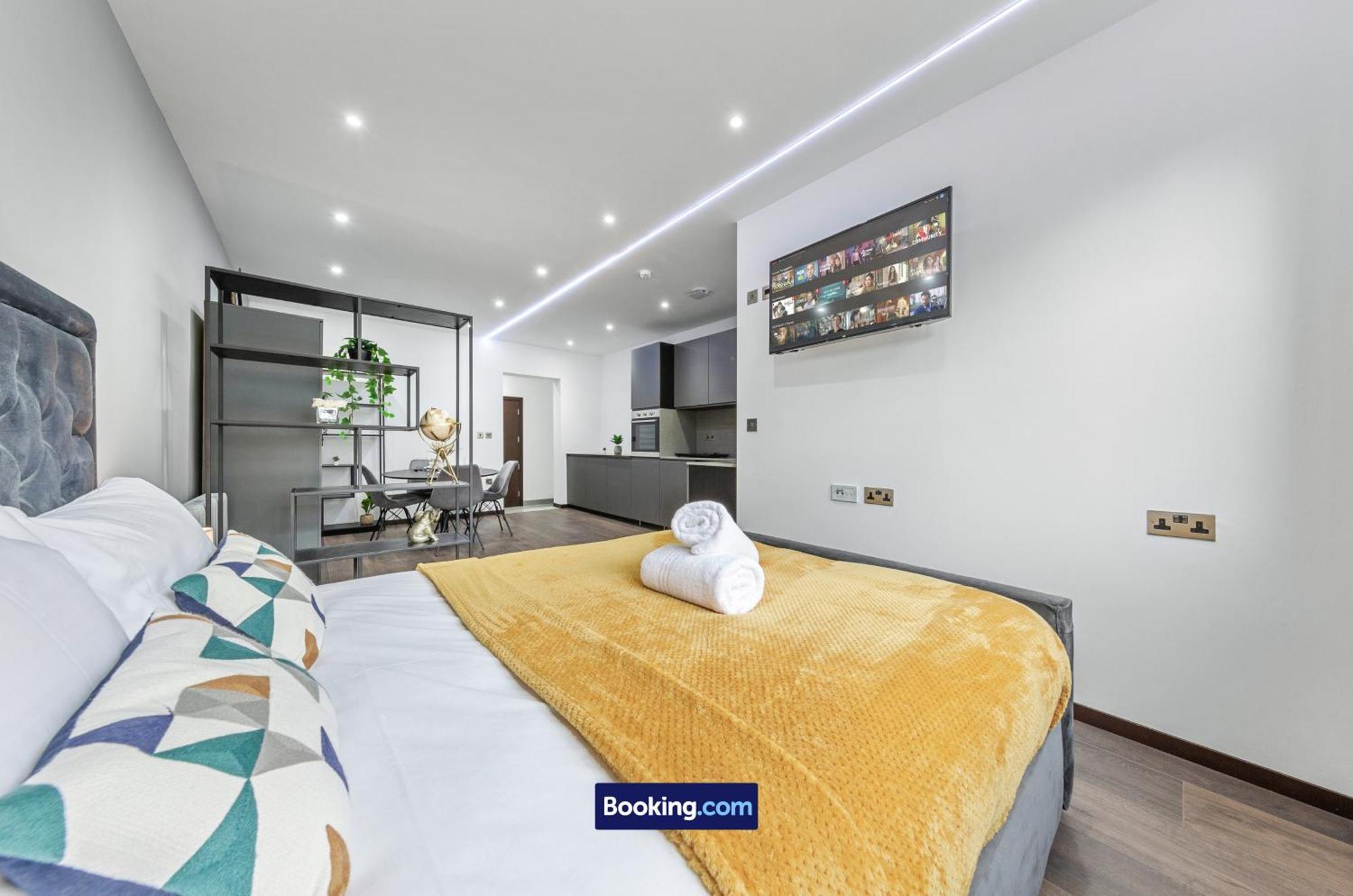 Stylish Studio Apt By Stay Smart Short Lets & Serviced Accommodation Woodstock With Free Wifi ロンドン エクステリア 写真
