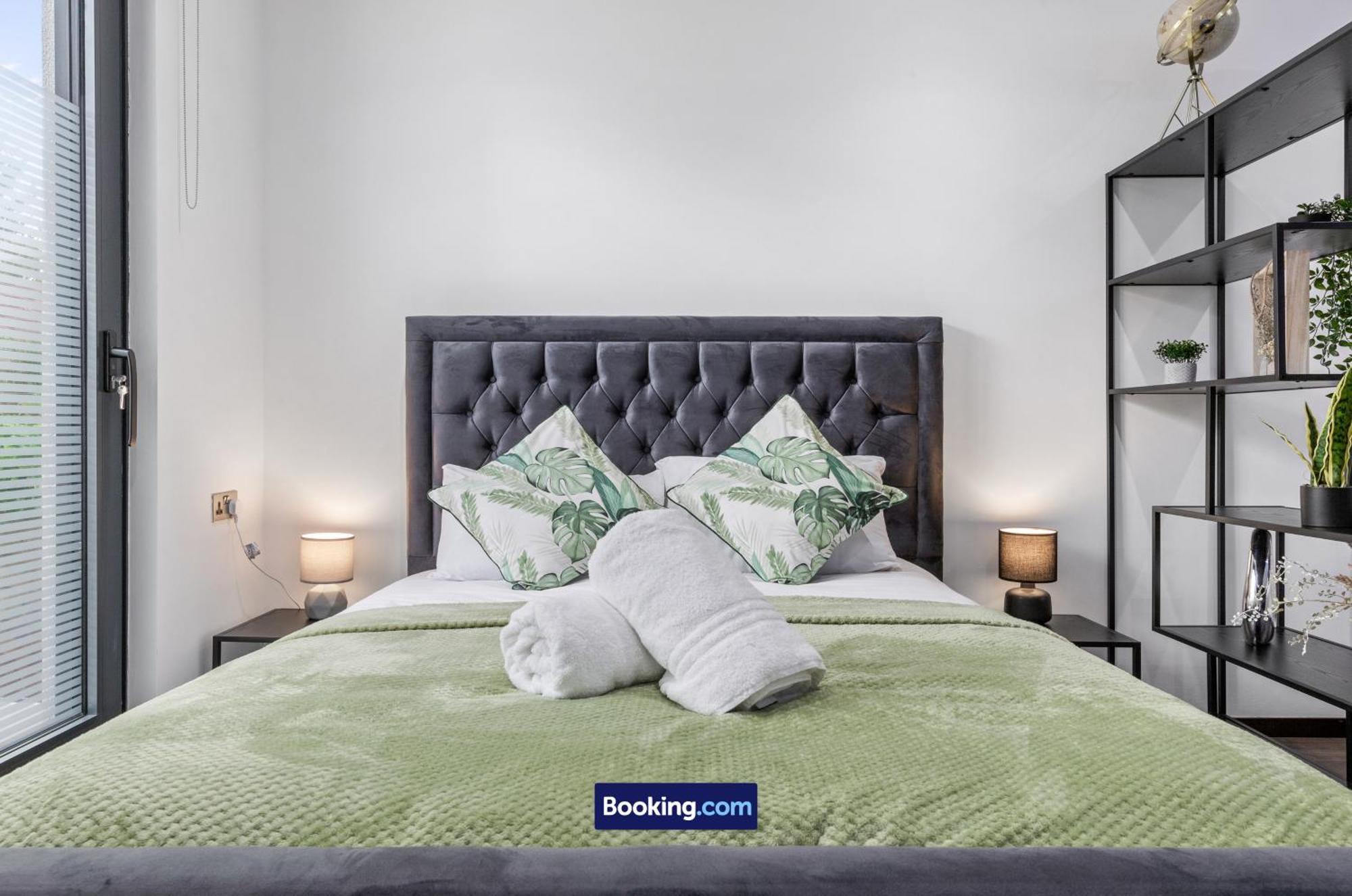Stylish Studio Apt By Stay Smart Short Lets & Serviced Accommodation Woodstock With Free Wifi ロンドン エクステリア 写真