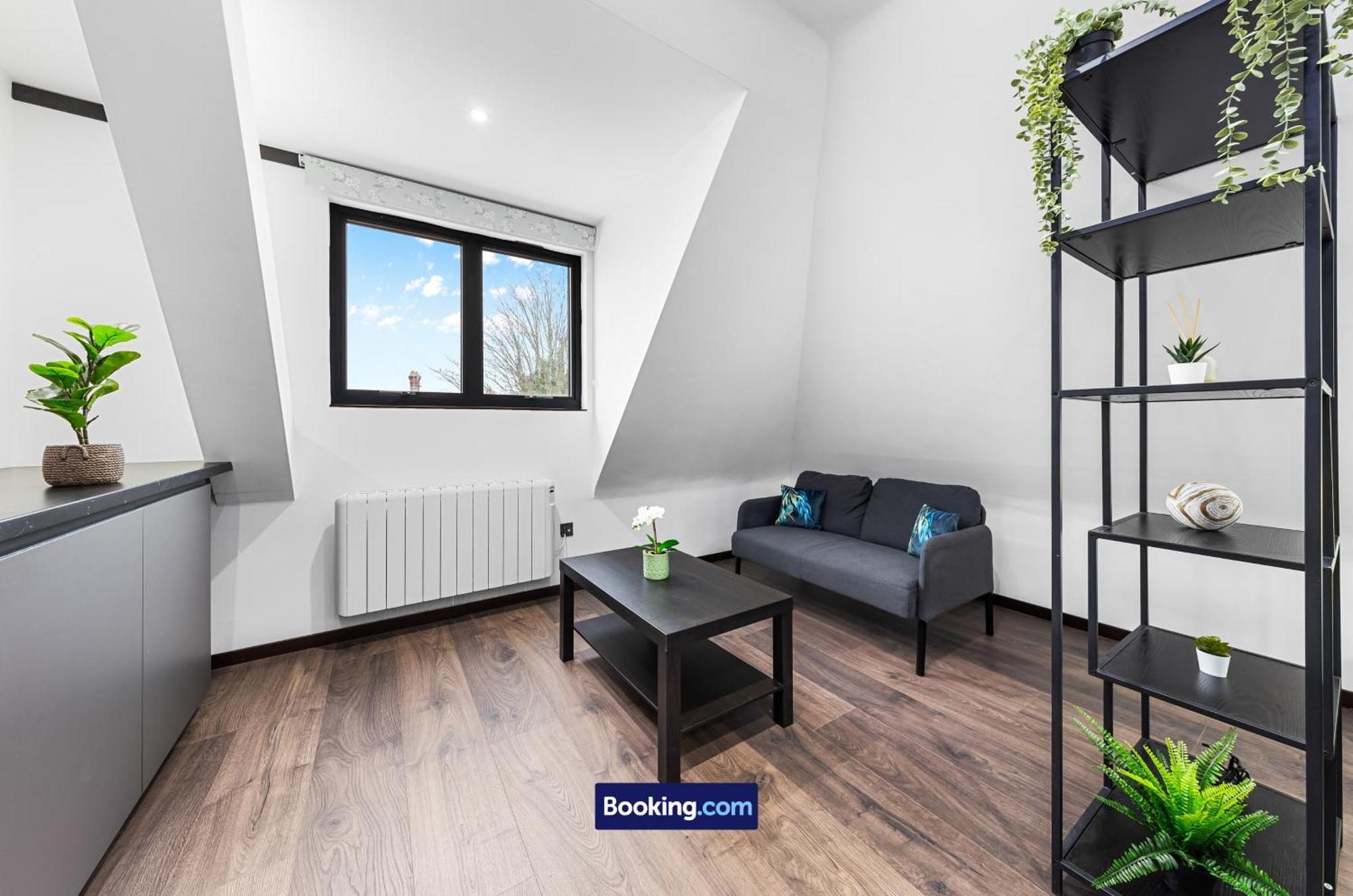 Stylish Studio Apt By Stay Smart Short Lets & Serviced Accommodation Woodstock With Free Wifi ロンドン エクステリア 写真