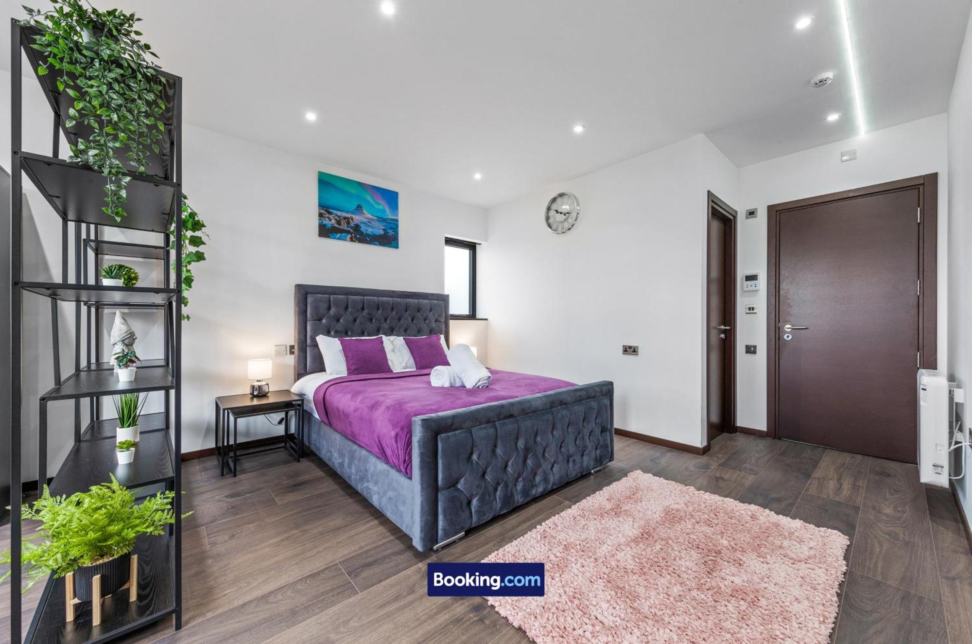 Stylish Studio Apt By Stay Smart Short Lets & Serviced Accommodation Woodstock With Free Wifi ロンドン エクステリア 写真