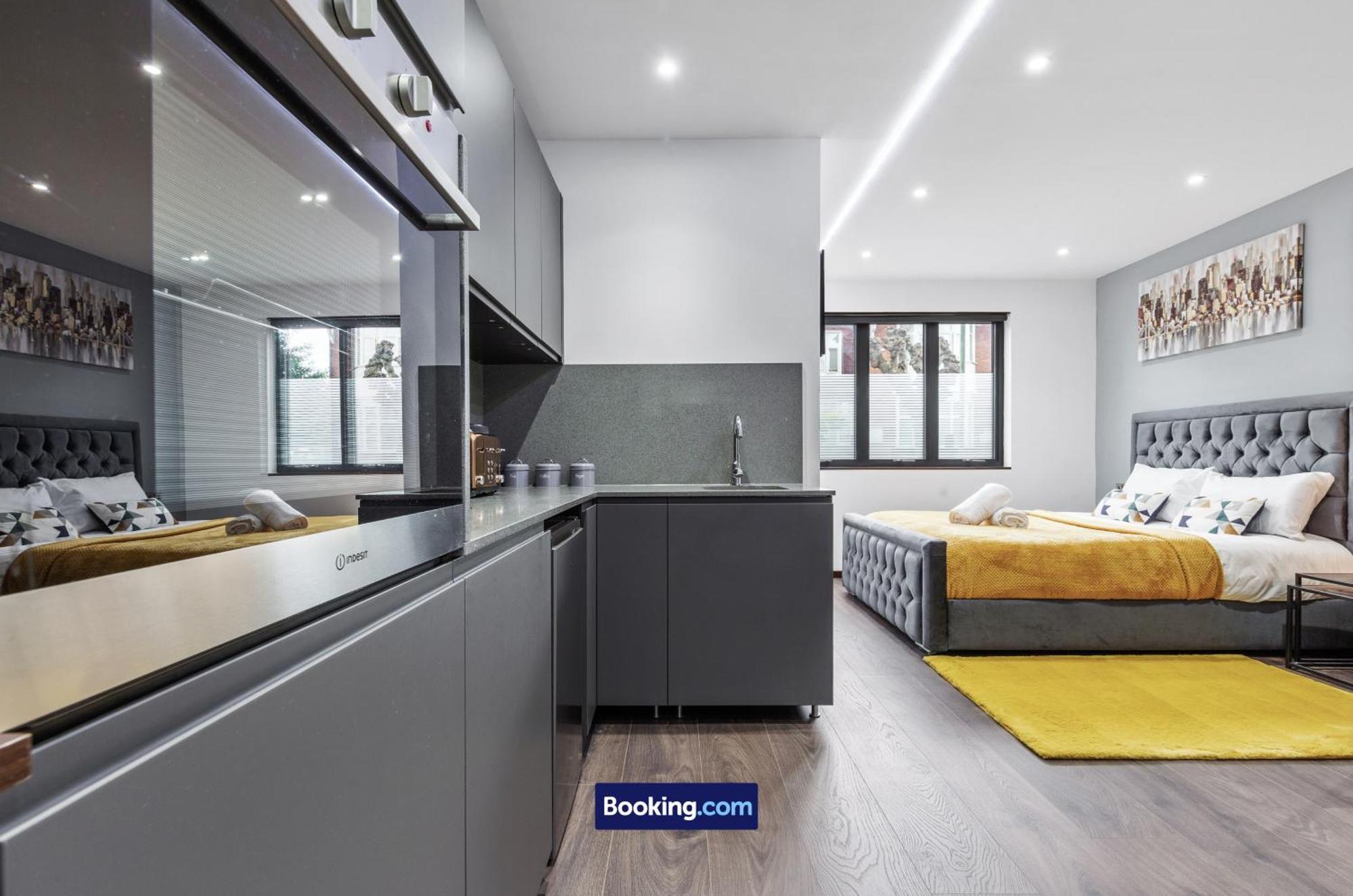 Stylish Studio Apt By Stay Smart Short Lets & Serviced Accommodation Woodstock With Free Wifi ロンドン エクステリア 写真