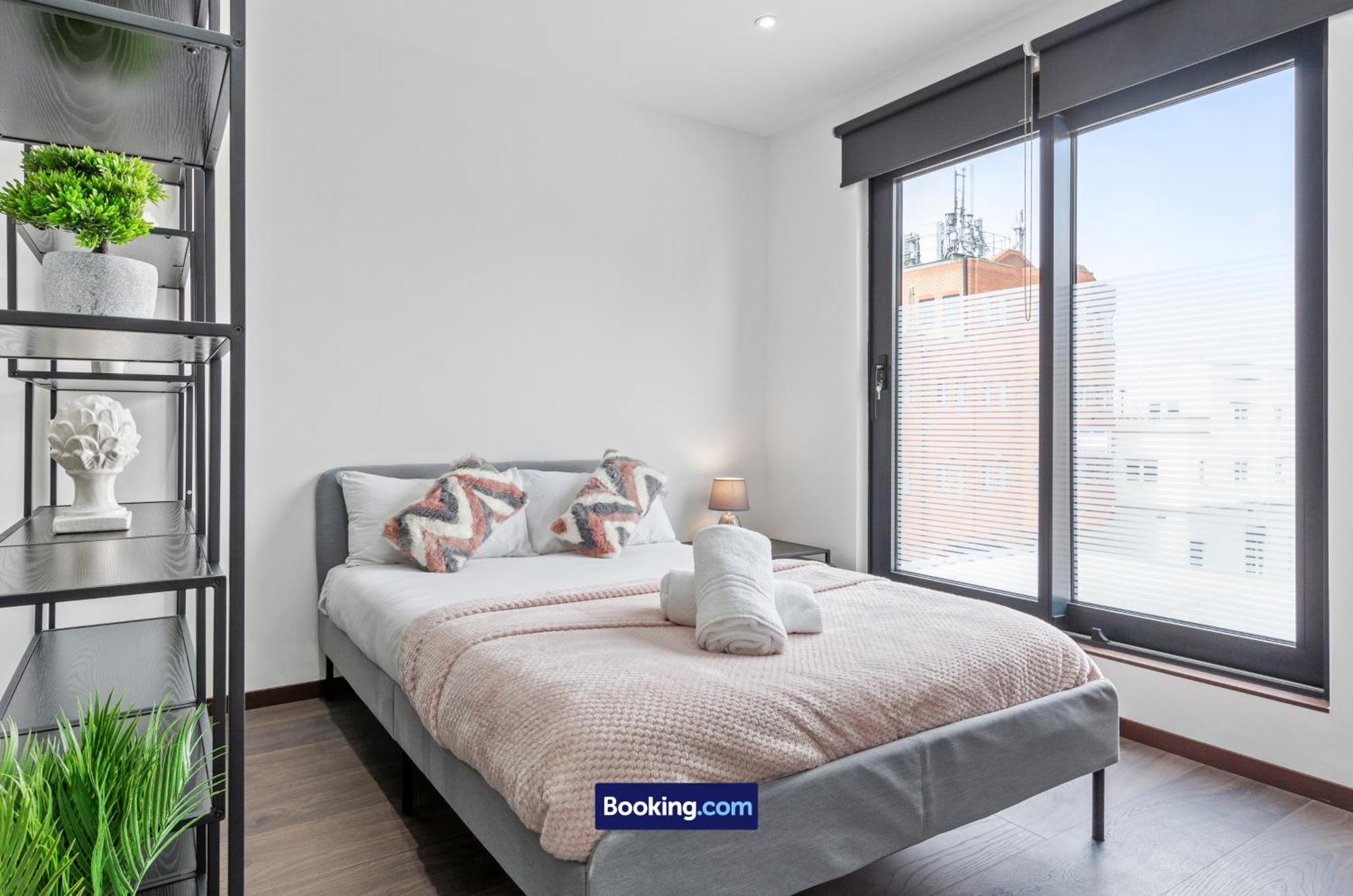 Stylish Studio Apt By Stay Smart Short Lets & Serviced Accommodation Woodstock With Free Wifi ロンドン エクステリア 写真