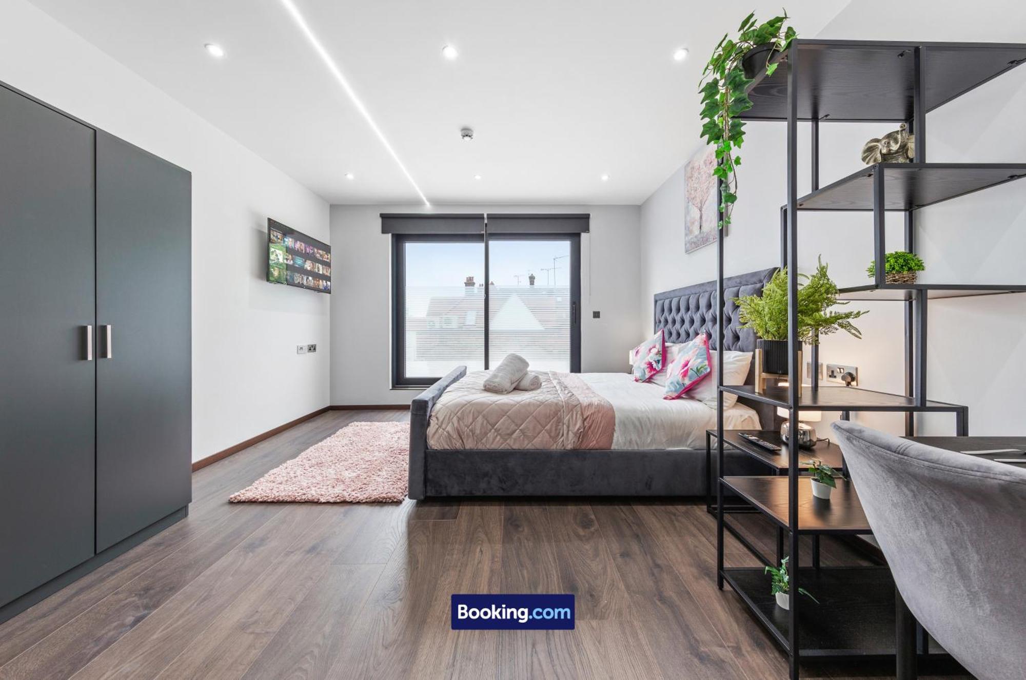 Stylish Studio Apt By Stay Smart Short Lets & Serviced Accommodation Woodstock With Free Wifi ロンドン エクステリア 写真